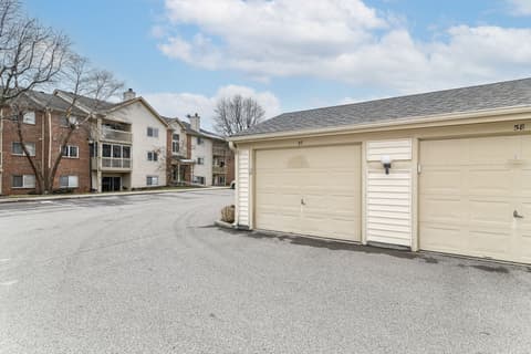 Photo of 1059 Timber Creek Dr, Carmel, IN