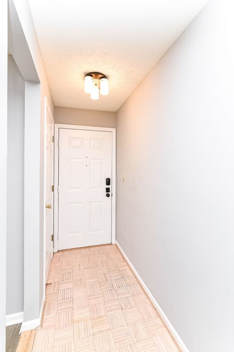 Photo of 1059 Timber Creek Dr, Carmel, IN