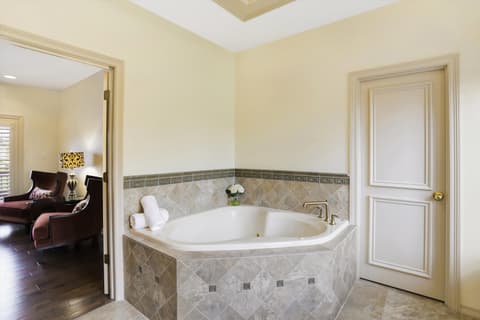 Photo of 1812 Summerlakes Court, Carmel, IN
