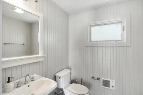Photo of 1812 Summerlakes Court, Carmel, IN