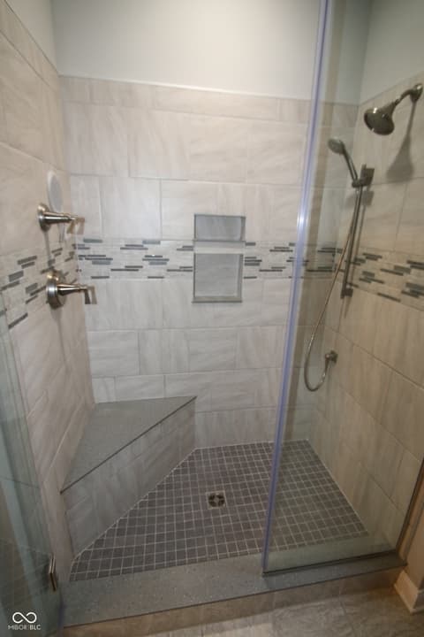 Primary bathroom at 10124 Basalt Court, Noblesville, IN