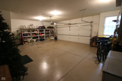 Garage at 10124 Basalt Court, Noblesville, IN