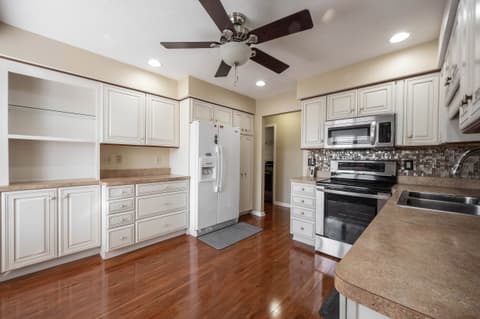 Photo of 505 W Hunters Drive, Carmel, IN