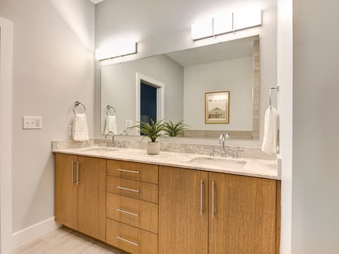 Photo of 319 E 16th Street, Indianapolis, IN
