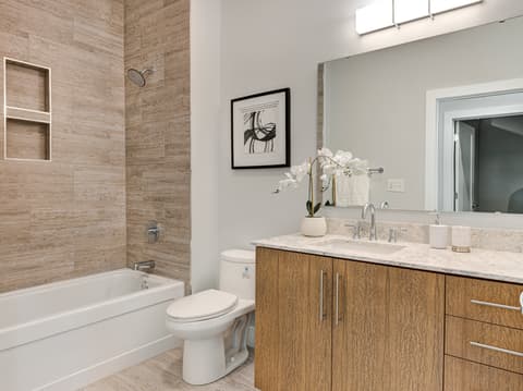 Photo of 319 E 16th Street, Indianapolis, IN