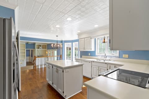 Photo of 885 Sugarbush Ridge, Zionsville, IN