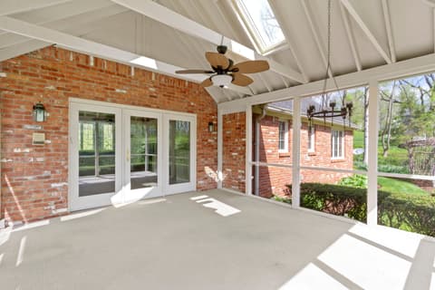 Photo of 885 Sugarbush Ridge, Zionsville, IN