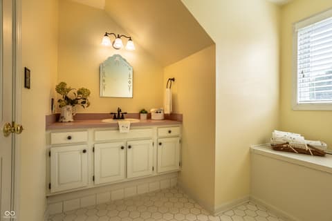 Photo of 1530 Woodlake Court, Carmel, IN