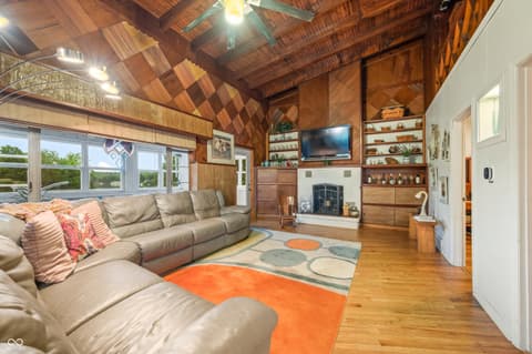 Photo of 409 W Lakeview Drive, Nineveh, IN