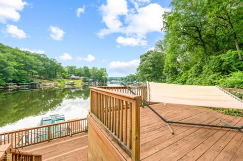 Photo of 409 W Lakeview Drive, Nineveh, IN
