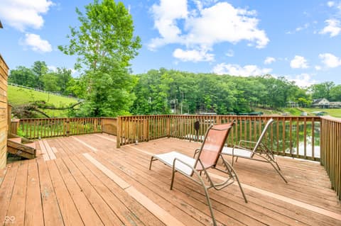 Photo of 409 W Lakeview Drive, Nineveh, IN