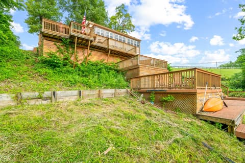 Photo of 409 W Lakeview Drive, Nineveh, IN