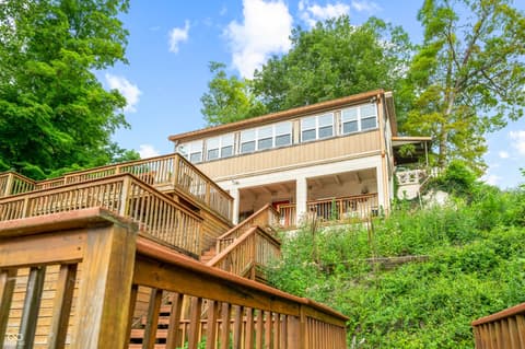 Photo of 409 W Lakeview Drive, Nineveh, IN