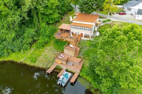 Photo of 409 W Lakeview Drive, Nineveh, IN