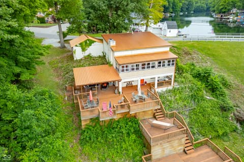 Photo of 409 W Lakeview Drive, Nineveh, IN