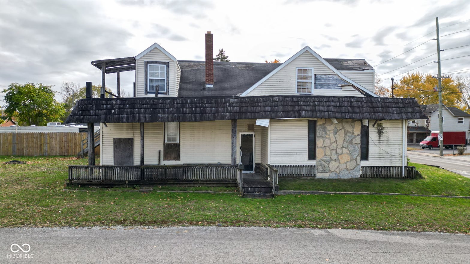 Front exterior at 3302 Columbus Avenue, Anderson, IN