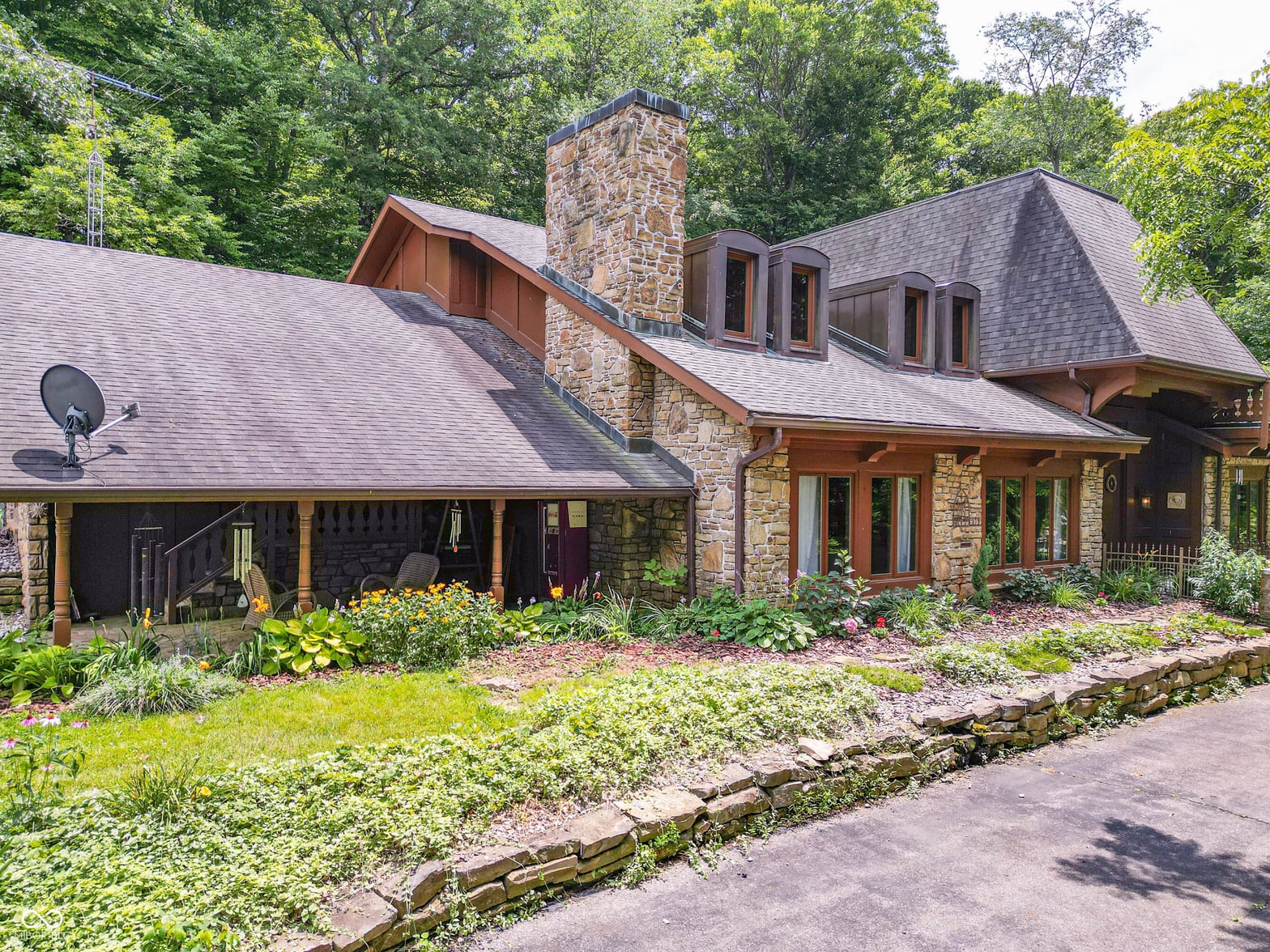 Photo of 935 State Road 135 S, Nashville, IN