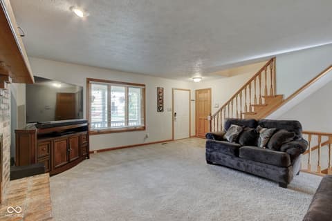 Family room at 303 Wellington Overlook, Noblesville, IN