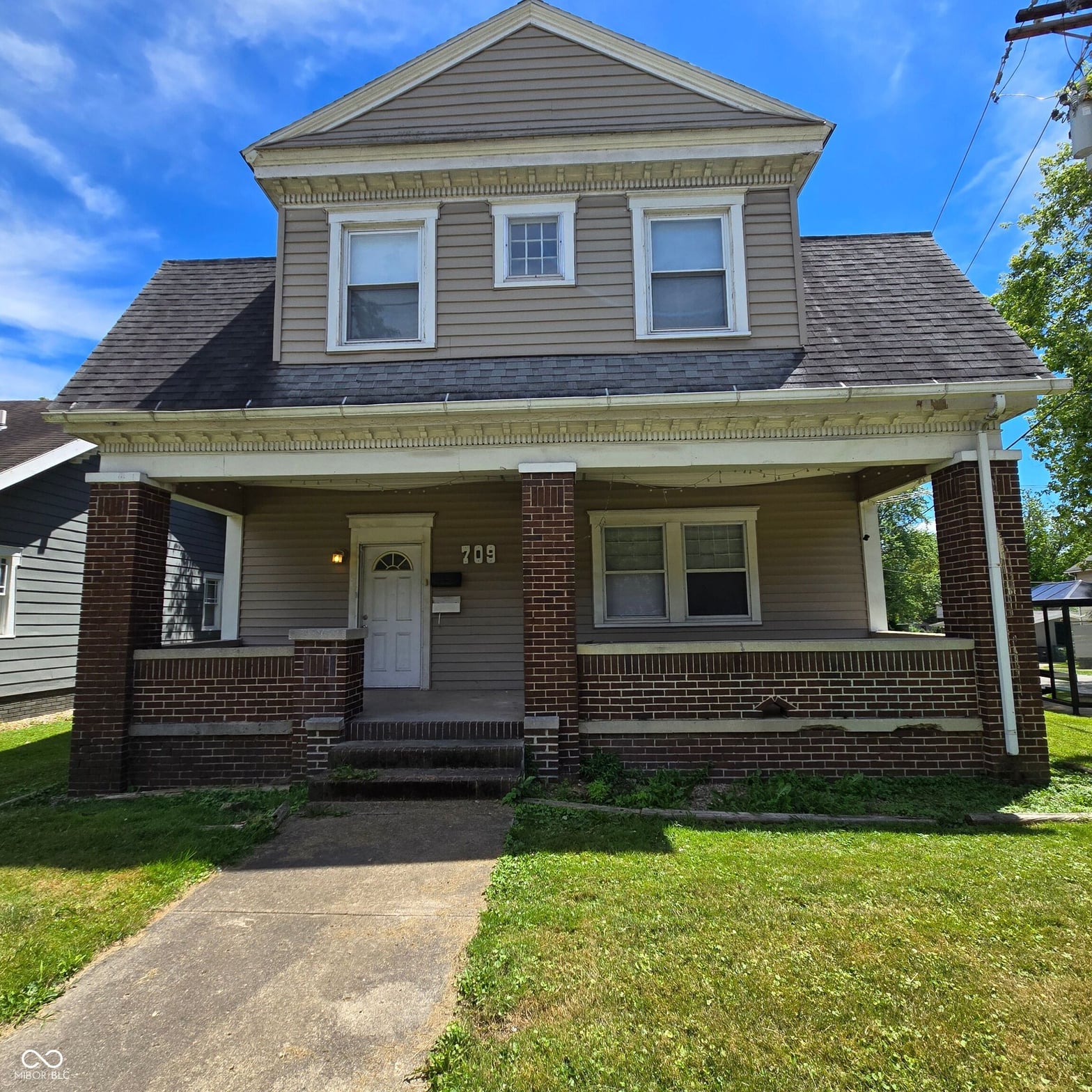 Photo of 709 W Riverside Avenue, Muncie, IN