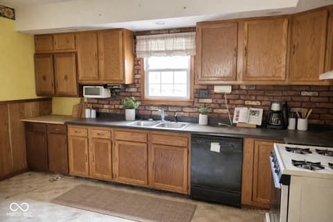 Photo of 310 S Pleasant Street, Edinburgh, IN
