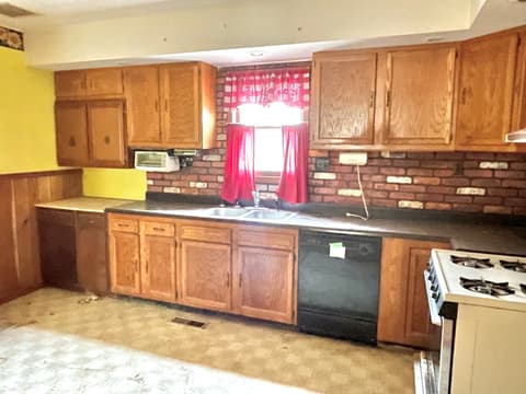 Photo of 310 S Pleasant Street, Edinburgh, IN