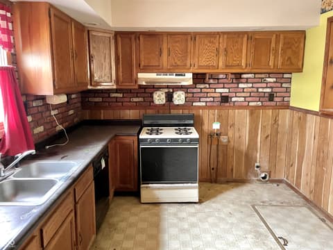 Photo of 310 S Pleasant Street, Edinburgh, IN