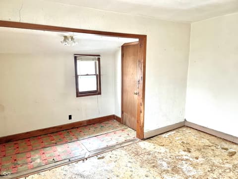 Photo of 310 S Pleasant Street, Edinburgh, IN