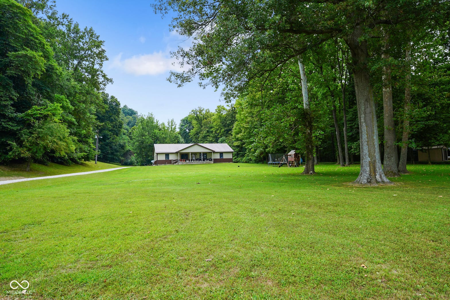 Photo of 931 S Graveyard Road, Paragon, IN