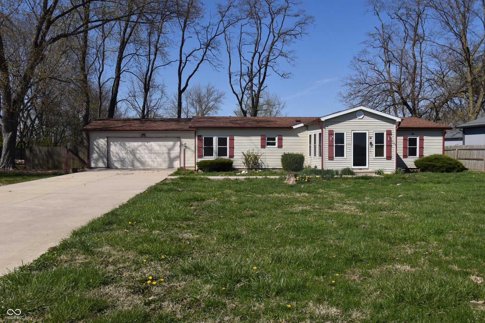 Front exterior at 6042 E 1200 S, Roachdale, IN