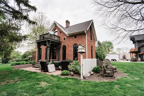 301 Lowry Street