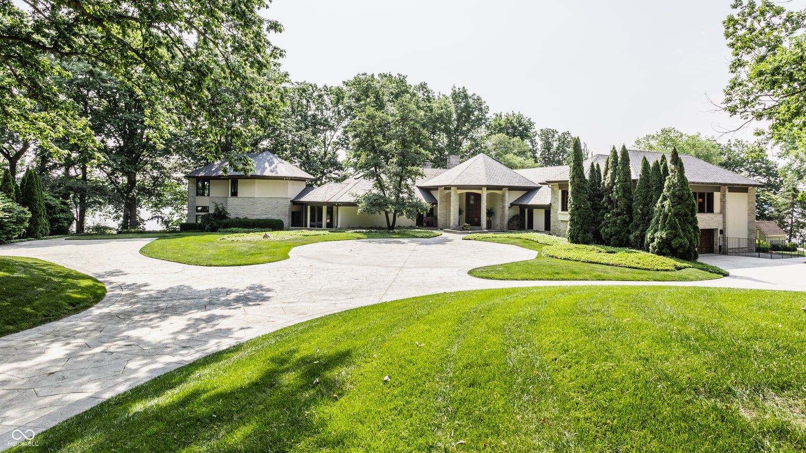 Photo of 5101 Green Braes E Drive, Indianapolis, IN
