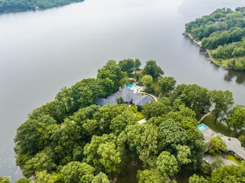 Photo of 5101 Green Braes E Drive, Indianapolis, IN
