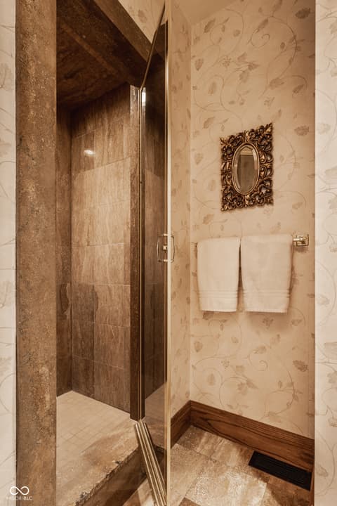 Photo of 5101 Green Braes E Drive, Indianapolis, IN