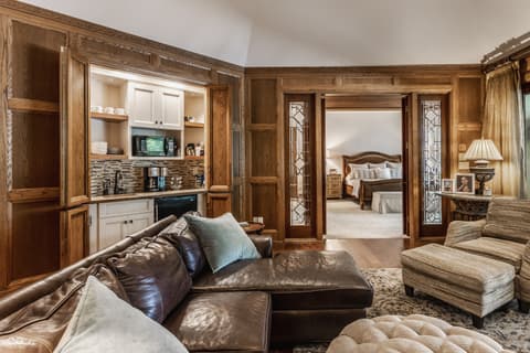 Photo of 5101 Green Braes E Drive, Indianapolis, IN