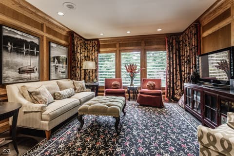Photo of 5101 Green Braes E Drive, Indianapolis, IN