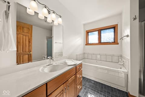 Photo of 1086 Pebble Brook Drive, Noblesville, IN