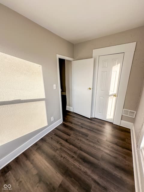 Photo of 638 W 30th Street, Indianapolis, IN