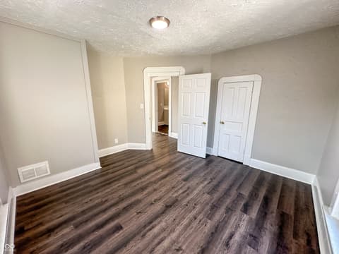 Photo of 638 W 30th Street, Indianapolis, IN