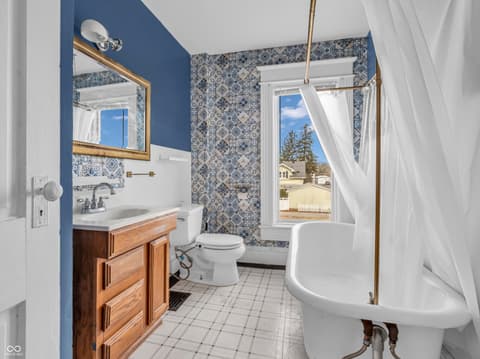Photo of 422 E Main Street, Lebanon, IN