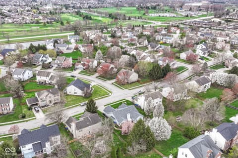 Aerial view at 5300 Breakers Way, Carmel, IN