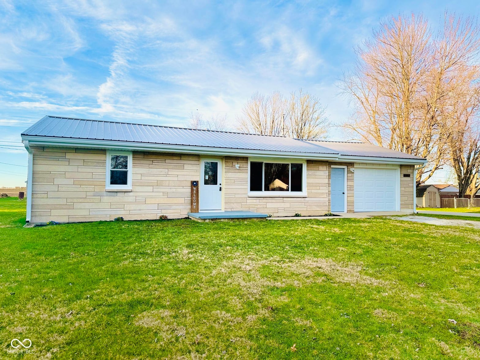 Front exterior at 606 E Gatewood Drive, Westport, IN