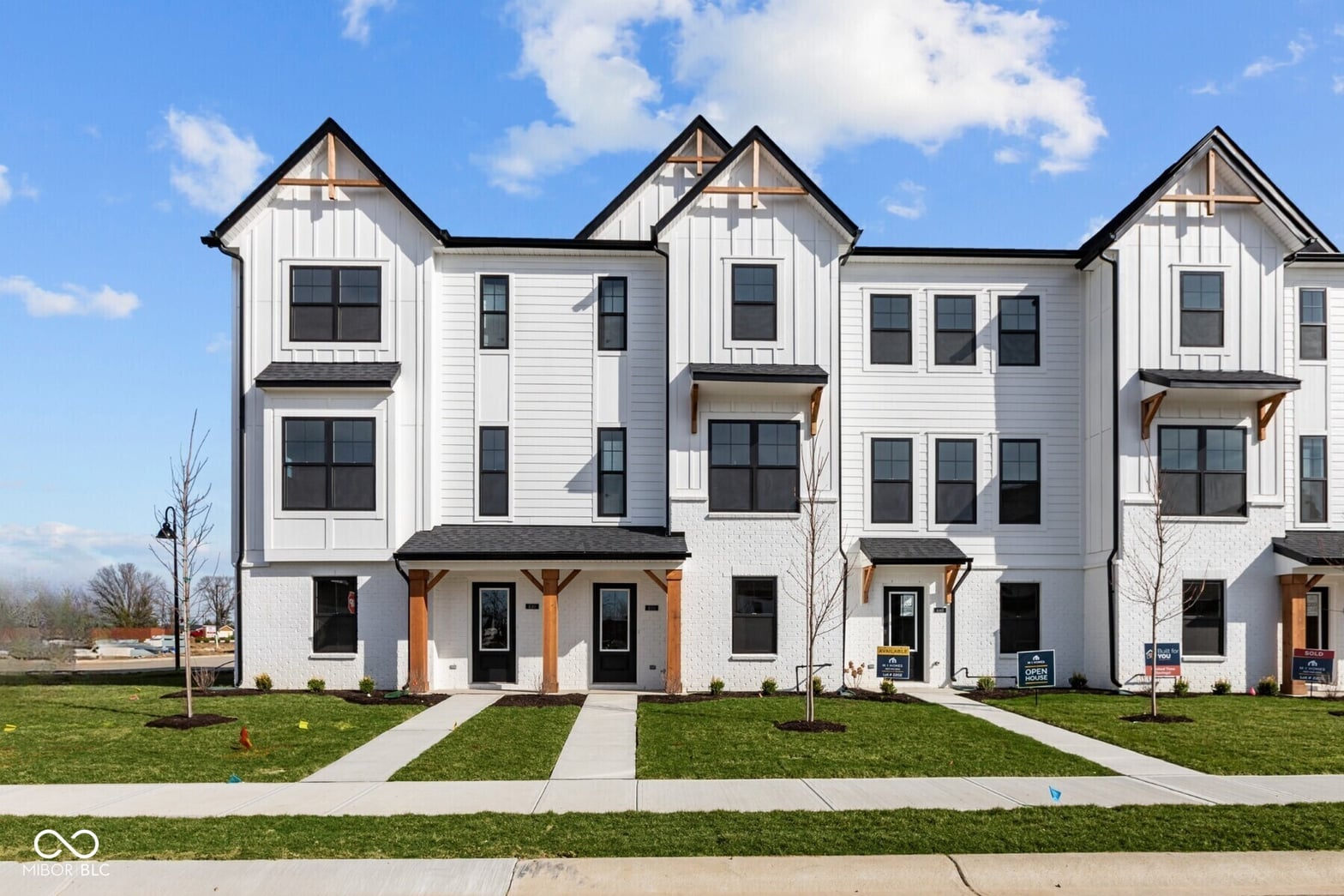 Front exterior at 4150 Douro Trail, Westfield, IN