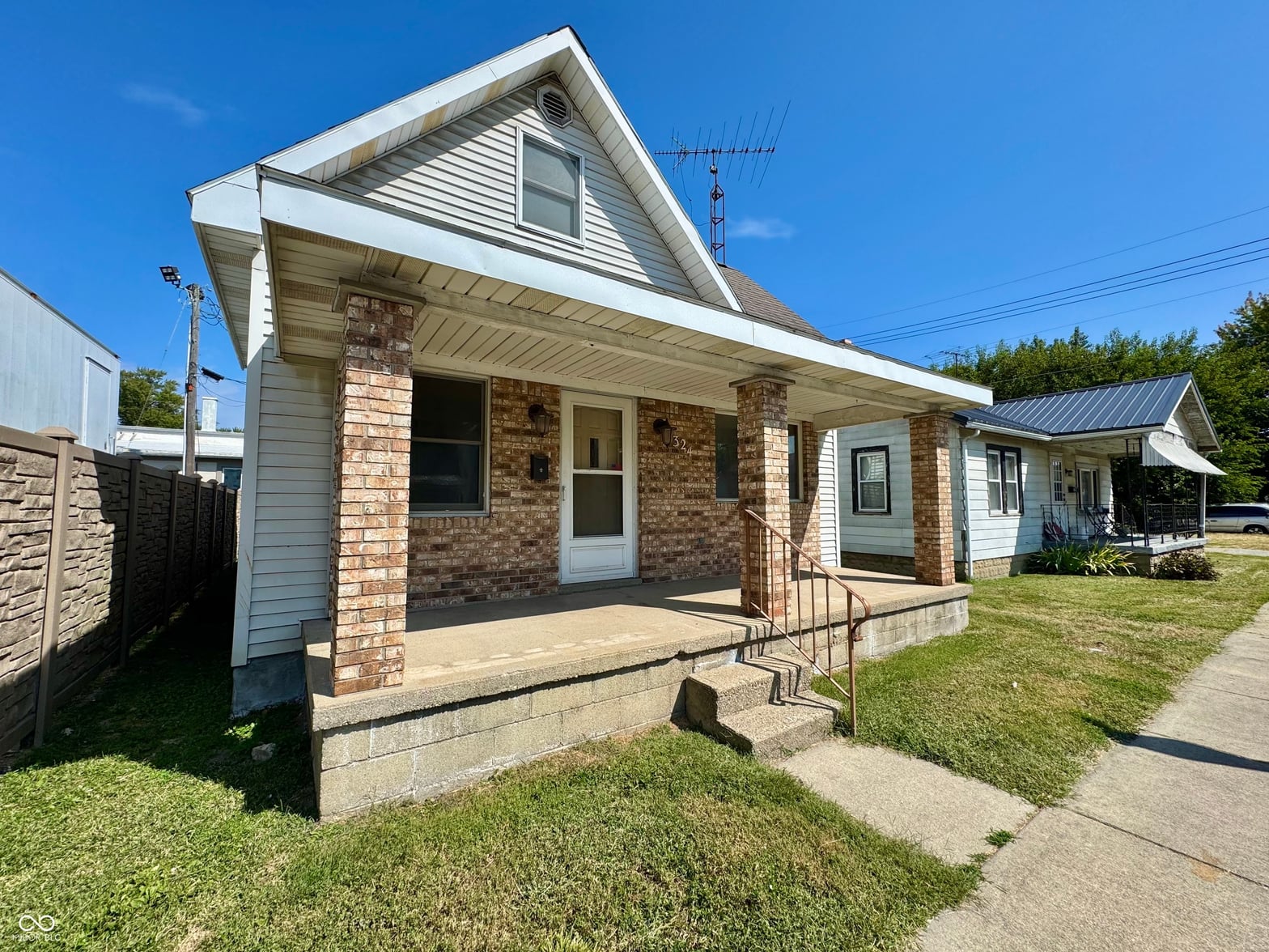 Photo of 324 W 1st Street, Rushville, IN