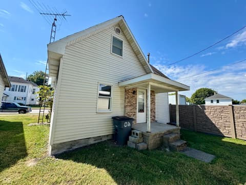 Photo of 324 W 1st Street, Rushville, IN