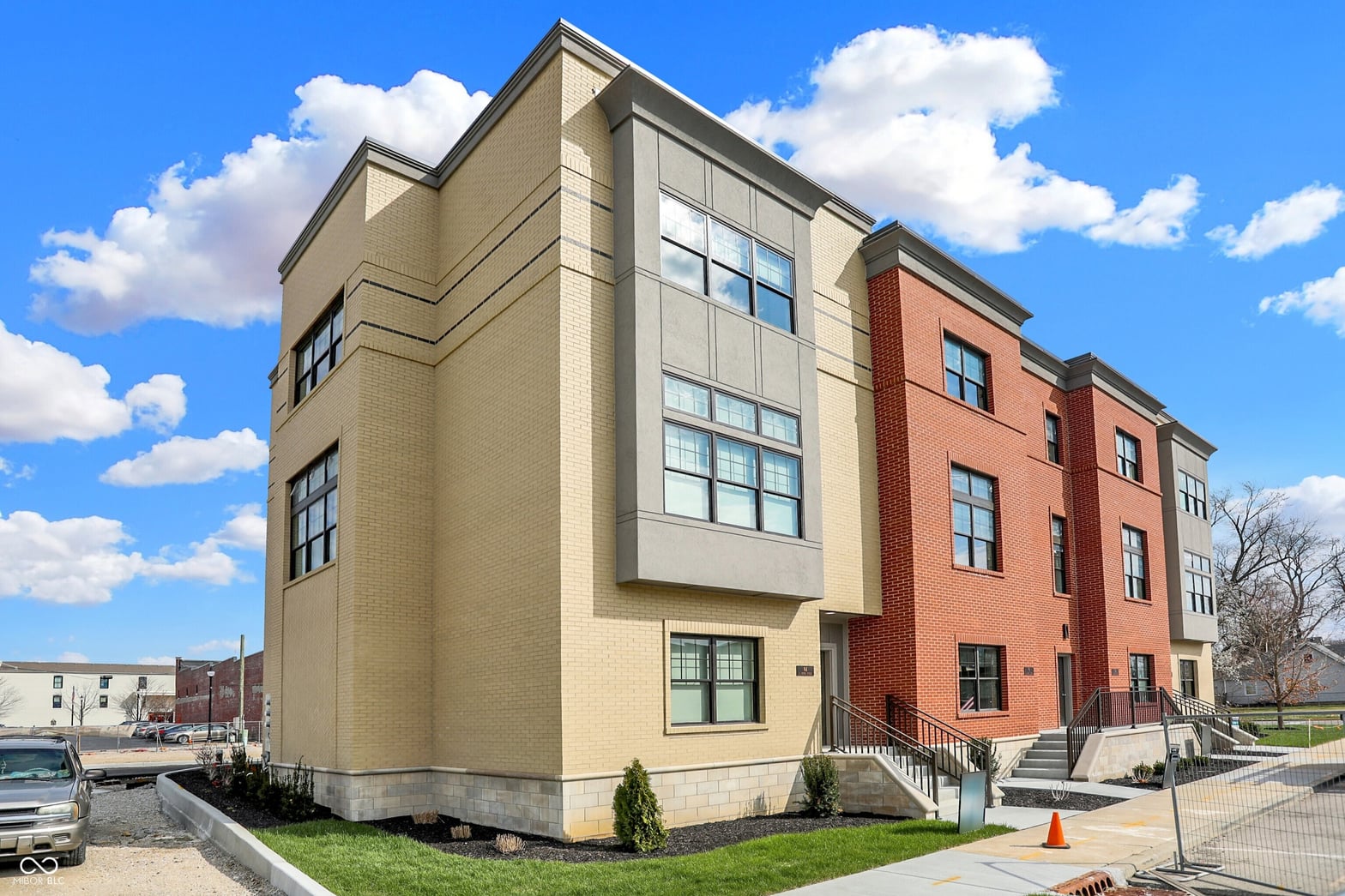 Photo of 76 E Wayne Street, Franklin, IN