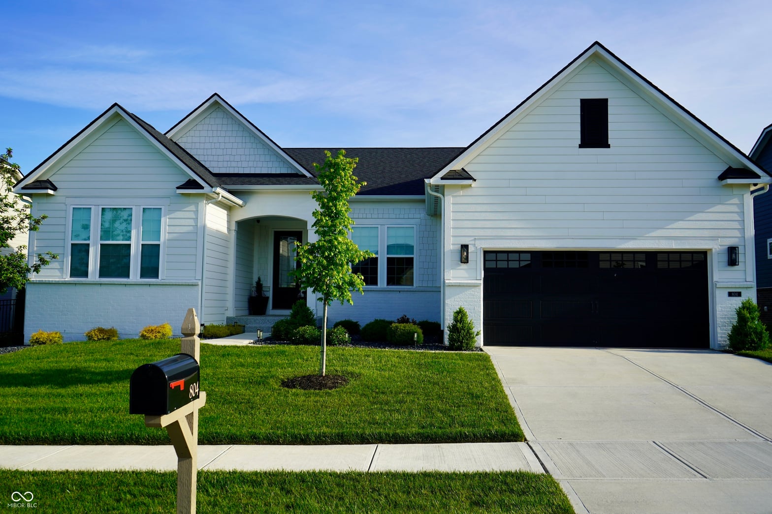 Photo of 804 Whispering Oaks Drive, Carmel, IN