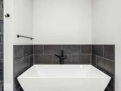 Photo of 319 E 16th Street, Indianapolis, IN