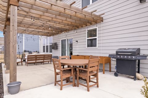 Photo of 5646 Mahogany Drive, Noblesville, IN