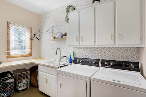 Laundry room at 11850 Deer Walk Drive, Cicero, IN
