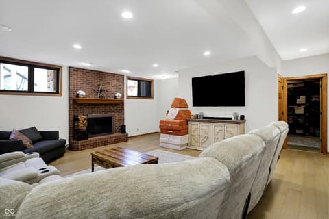 Living room at 11850 Deer Walk Drive, Cicero, IN